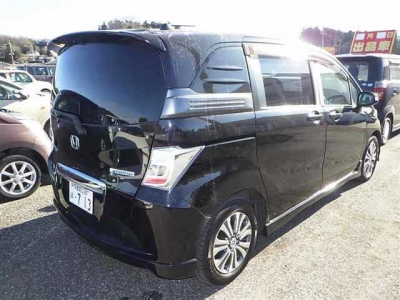 HONDA FREED SPIKE
