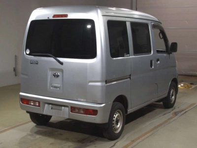 TOYOTA PIXIS VAN
