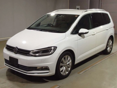 VOLKSWAGEN GOLF TOURAN
