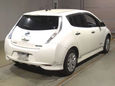 NISSAN LEAF