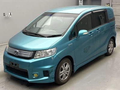 HONDA FREED SPIKE HYBRID