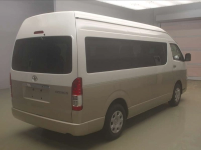 TOYOTA HIACE WAGON