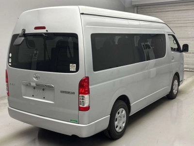 TOYOTA HIACE WAGON