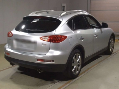 NISSAN SKYLINE CROSSOVER