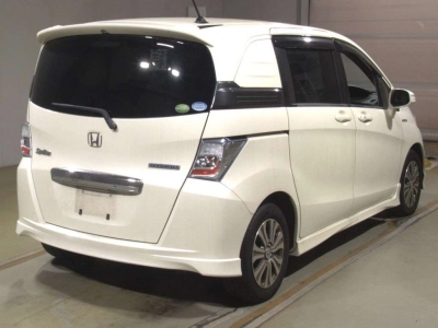 HONDA FREED SPIKE HYBRID