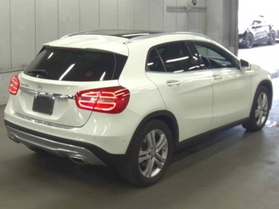 MERCEDES BENZ GLA