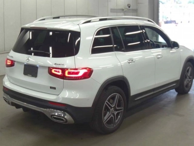 MERCEDES BENZ GLB