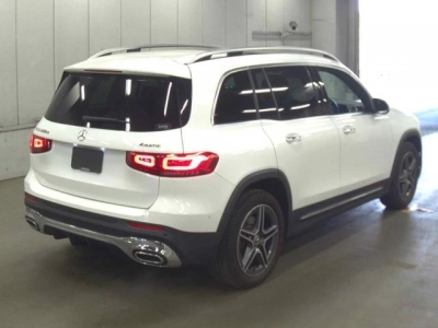 MERCEDES BENZ GLB