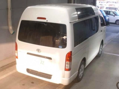 TOYOTA REGIUS VAN