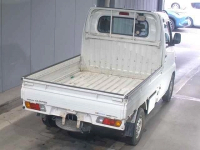 NISSAN CLIPPER