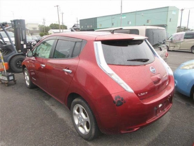 NISSAN LEAF