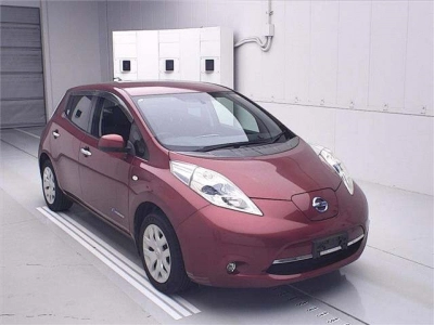 NISSAN LEAF