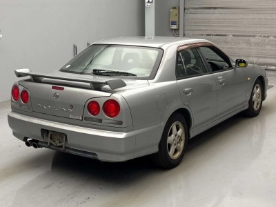 NISSAN SKYLINE