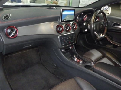 MERCEDES BENZ AMG GLA