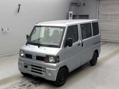 NISSAN CLIPPER VAN