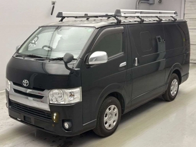 TOYOTA REGIUS VAN