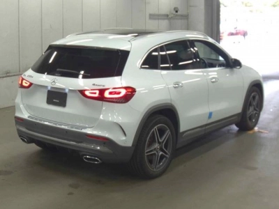MERCEDES BENZ GLA