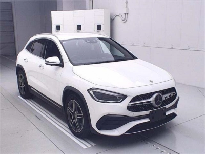 MERCEDES BENZ GLA