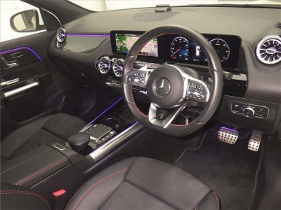 MERCEDES BENZ GLA