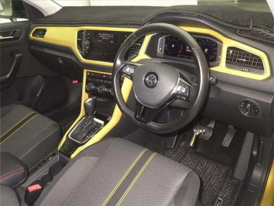 VOLKSWAGEN T-ROC