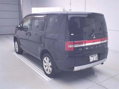 MITSUBISHI DELICA D:5