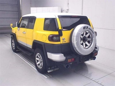 TOYOTA FJ CRUISER
