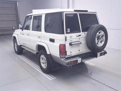 TOYOTA LAND CRUISER 70