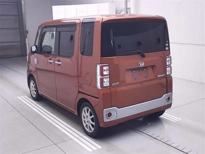 DAIHATSU WAKE