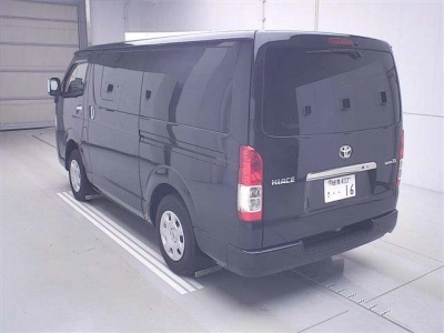 TOYOTA HIACE