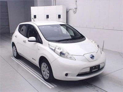 NISSAN LEAF