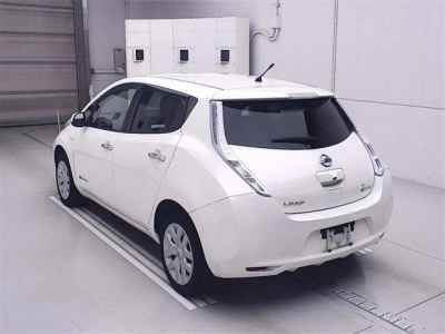 NISSAN LEAF