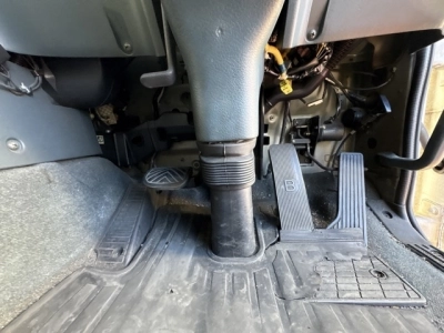 NISSAN DIESEL (UD) BIG THUMB