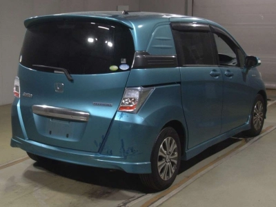 HONDA FREED SPIKE HYBRID