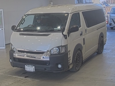 TOYOTA HIACE