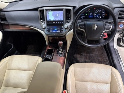 TOYOTA CROWN HYBRID