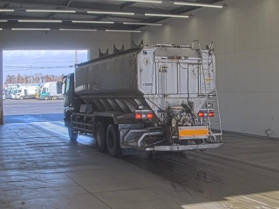 MITSUBISHI FUSO SUPER GREAT