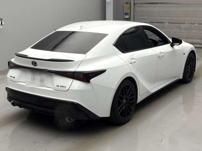 LEXUS IS
