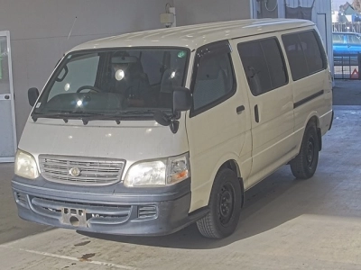 TOYOTA HIACE