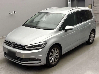 VOLKSWAGEN GOLF TOURAN