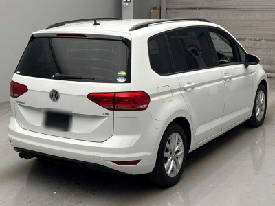 VOLKSWAGEN GOLF TOURAN
