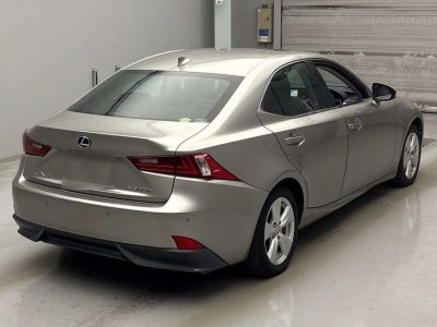 LEXUS IS