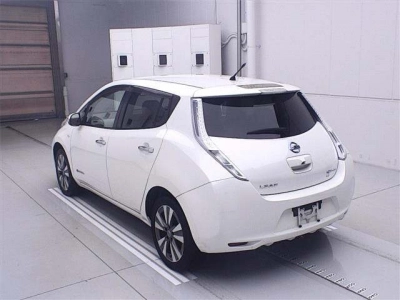 NISSAN LEAF