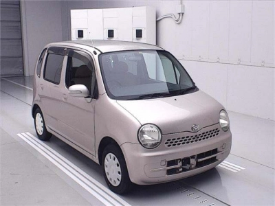 DAIHATSU MOVE LATTE