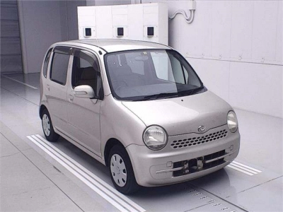 DAIHATSU MOVE LATTE