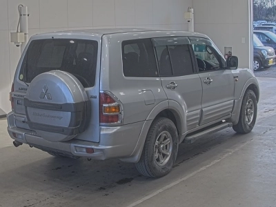MITSUBISHI PAJERO