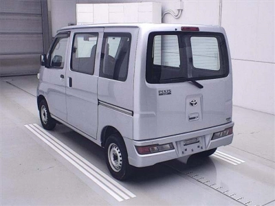 TOYOTA PIXIS VAN