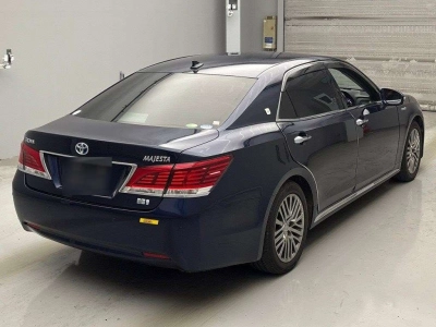 TOYOTA CROWN MAJESTA