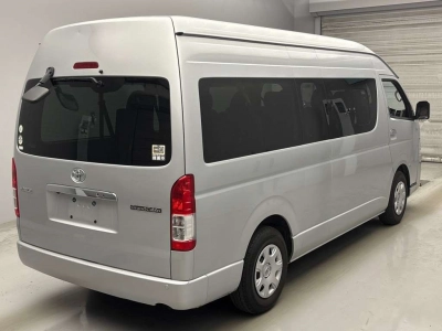 TOYOTA HIACE WAGON