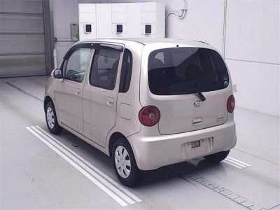 DAIHATSU MOVE LATTE