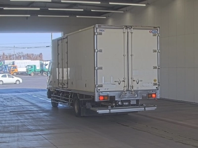 MITSUBISHI FUSO FIGHTER